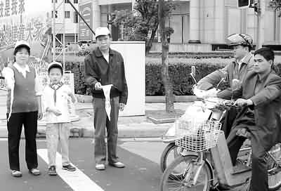 义务有多少人口_五华区组织千人义务清扫街道.-街道办各出高招扮靓昆明(2)