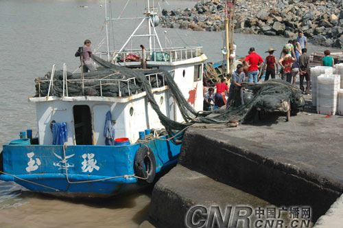 东海渔区百夏季伏休结束 玉环近千渔船出海(组图)