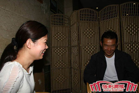 云南艾滋病画家征婚欲寻感染艾滋病毒女孩
