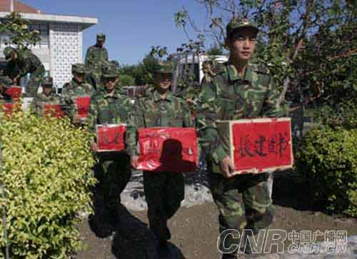 新疆奎屯:6万元4000册图书捐赠驻地部队