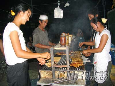 新疆焉耆回族自治县夜市真红火[图文]