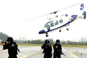 "空中警察"南京演练 警务航空队有两个"最"