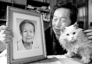 百岁老人谢世 爱猫大病一场
