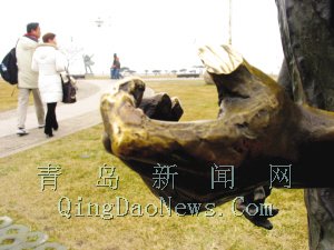 全是“残疾”雕塑让俺怎么留念