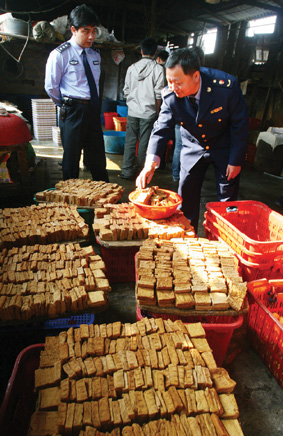 三家无照豆腐作坊屡次被取缔又屡次冒出