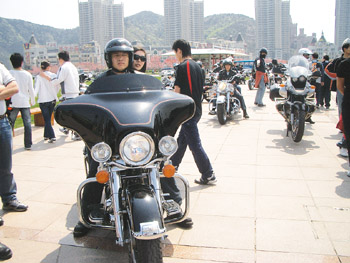世界顶级摩托车昨汇聚滨城(图)