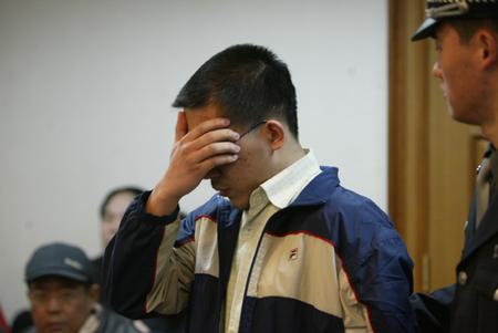 组图:北京大学男生杀死同班情敌案开审
