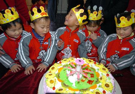 图文:北京民办幼教机构免费接纳河北五胞胎入