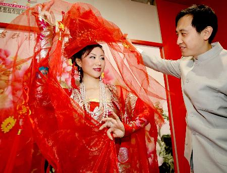 首届中国品博会_中国婚博会 婚纱展