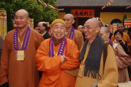图文：［社会］（２）世界佛教高僧参访杭州古寺