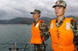 图文：福州边防支队的战士在海上巡视
