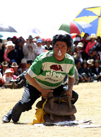 组图:康巴藏族民间体育趣味十足