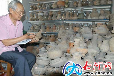 组图:河南许昌老人收藏千件古陶瓷