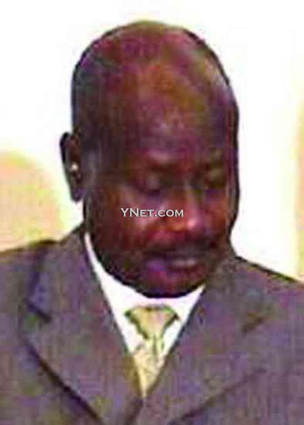 乌干达总统用专机接送千金生育引起争议(图)