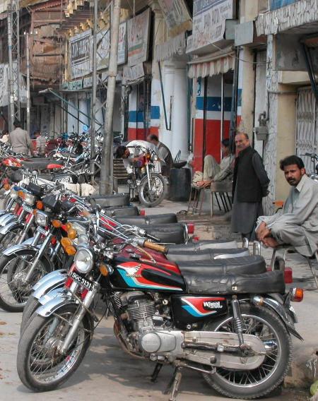 图文:巴基斯坦的摩托车市场(1)