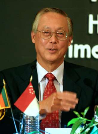 新加坡总理吴作栋将于7月底向李显龙交权