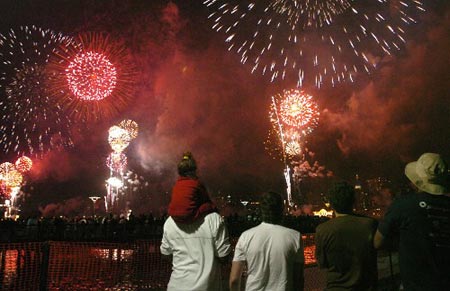 组图:纽约燃放烟花庆祝美国独立日