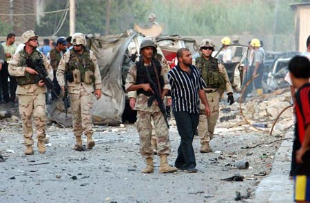 组图:伊拉克基督教目标遭遇袭击