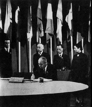 《联合国宪章》被认为是联合国的基本大法,它既确立了联合国 的宗旨