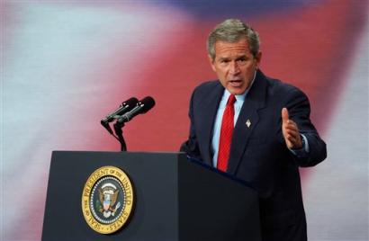 布什发表演说为反恐战争辩护 试图挽回辩论颓
