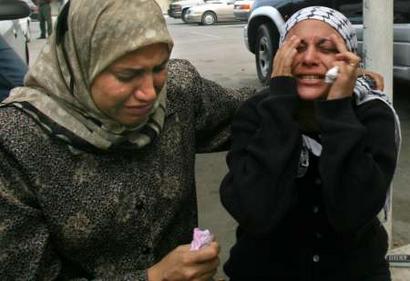 巴勒斯坦群众上街悼念阿拉法特以国内加强戒备