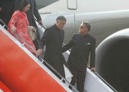 巴基斯坦总理13年来首次抵达印度访问(组图)
