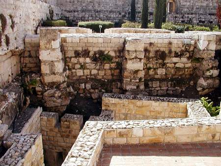 耶路撒冷圣殿山南墙面临倒塌的危险(组图)