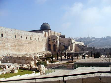耶路撒冷圣殿山南墙面临倒塌的危险(组图)