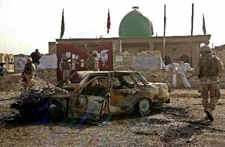 伊拉克巴格达清真寺遭袭造成约50人死伤(组图)