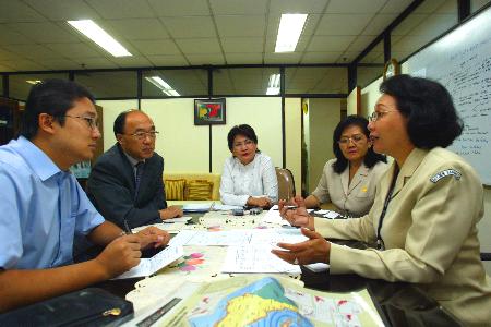 图文：中国救援医学专家与印尼同行商讨救援问题