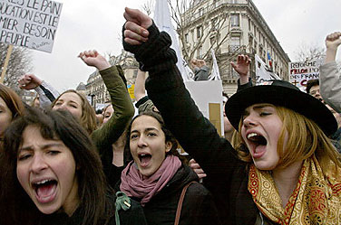 数十万法国人游行要求保留每周35小时工作制