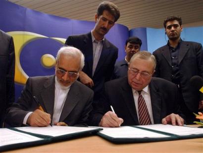 俄罗斯与伊朗正式签署协议为伊核电站提供原料