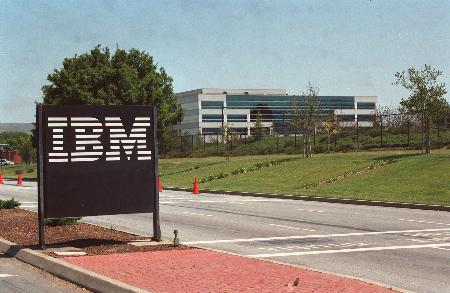 图文:IBM公司服务器收入继续排名第一