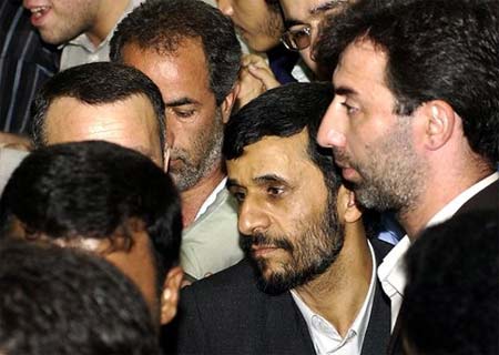 伊朗第二轮总统选举开始前总统对决德黑兰市长