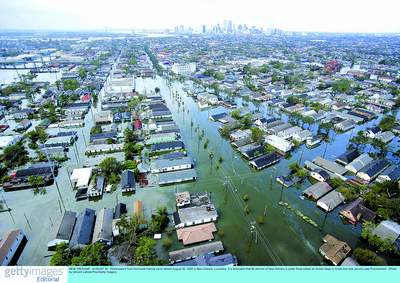 大决堤!新奥尔良人弃城 卡特里娜飓风令美洪水
