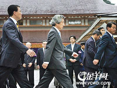 新闻背景10月17日,日本首相小泉纯一郎再次参拜靖国神社,这是他任期内