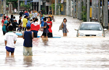 泰40年来最大水灾27人丧生