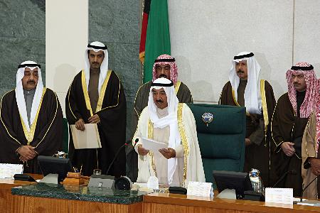 科威特第15代埃米尔萨巴赫宣誓就职(组图)