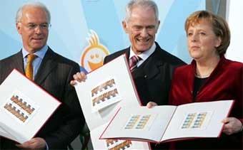 德国正式发行2006年世界杯赛邮票及纪念币