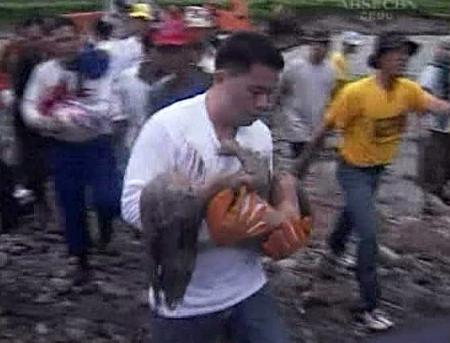 菲律宾发生泥石流约200人丧生1500多人失踪