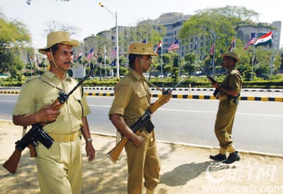 印度警察在敏感区域加强警戒