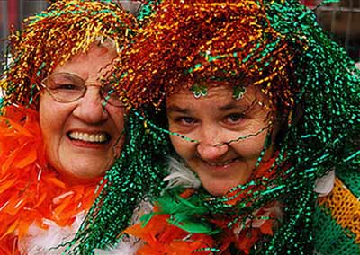 爱尔兰美国共庆圣帕特里克节数十万人狂欢