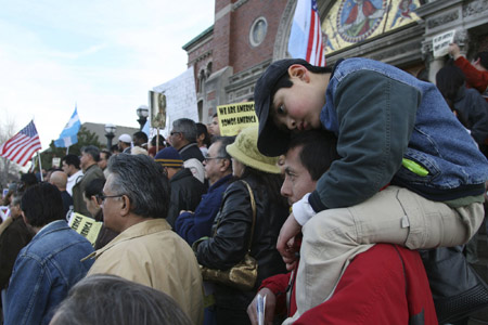 50万西班牙裔移民集会抗议美国移民法案被否