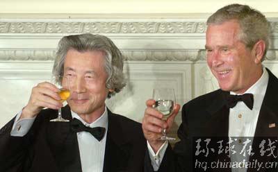 小泉与布什大唱情歌白宫请吃日本血统牛排