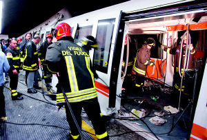 罗马两地铁追尾致2死60伤