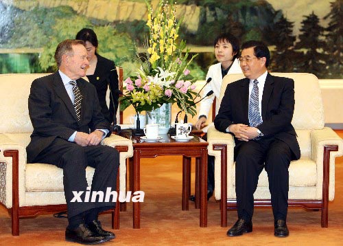 美国前总统老布什：中美关系会有更好发展