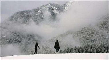 加拿大遭罕见暴雪 2人在雪中冻死