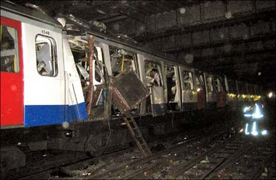 图文：通往利物浦的地铁爆炸后惨状