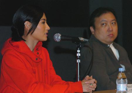 图文:张柏芝在日本参加香港电影节活动(2)