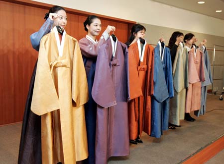 APEC领导人服装亮相图案象征古老文化(组图)
